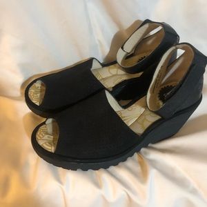 FLT London-gently used